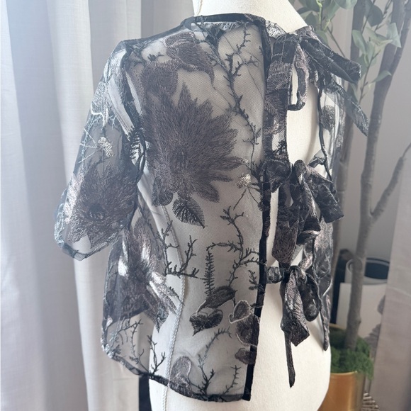 Disturbia Sheer Black Floral Embroidered Short-Sleeve Top US2 - Picture 5 of 5